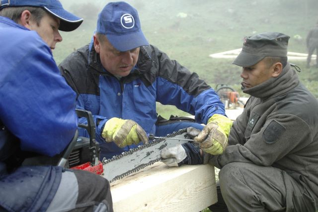 Bildname: saege_einstellen.jpg, momentane Bildgröße: 640x426 px Bildgröße auf die Monitorauflösung (640x480 px) optimiert