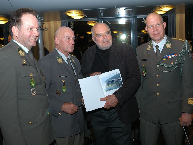 Bildgröße auf die Monitorauflösung (640x480 px) optimiert