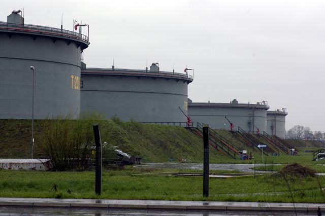 Bildname: tanklager02.jpg, momentane Bildgröße: 640x426 px Bildgröße auf die Monitorauflösung (640x480 px) optimiert