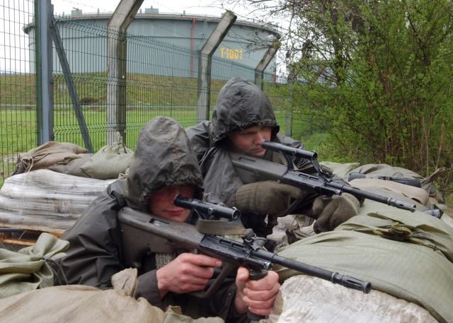 Bildname: tanklager12.jpg, momentane Bildgröße: 640x457 px Bildgröße auf die Monitorauflösung (640x480 px) optimiert