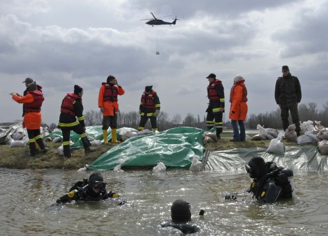 Bildname: taucher_003.jpg, momentane Bildgröße: 640x462 px Bildgröße auf die Monitorauflösung (640x480 px) optimiert