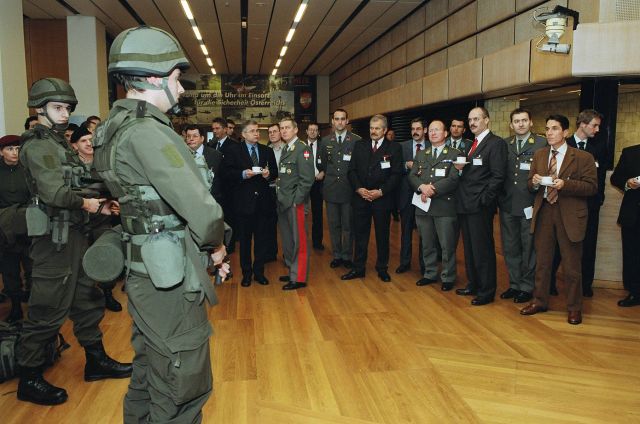 Bildname: vorfuhrung1.jpg, momentane Bildgröße: 640x424 px Bildgröße auf die Monitorauflösung (640x480 px) optimiert