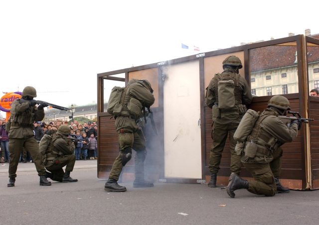 Bildgr&ouml;&szlig;e auf die Monitoraufl&ouml;sung (640x480 px) optimiert