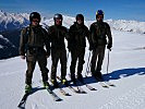Eine Sportgruppe vor perfekter Kulisse in den Tiroler Bergen. (Bild öffnet sich in einem neuen Fenster)