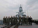 Die Offiziere auf dem deutschen Marineschiff. (Bild öffnet sich in einem neuen Fenster)