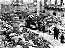 St. Georgs-Kathedrale - Bergung des Maximilian-Sarges am 6. August 1946. (Bild öffnet sich in einem neuen Fenster)