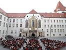 Nach dem Burghofkonzert... (Bild öffnet sich in einem neuen Fenster)