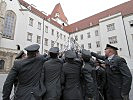 Das alte Ritual des "Kerbenschlagens". (Bild öffnet sich in einem neuen Fenster)