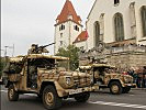 Geländefahrzeuge "Sandviper" bei der anschließenden Parade. (Bild öffnet sich in einem neuen Fenster)