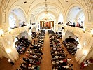 Die Sponsion im barocken Sparkassensaal. (Bild öffnet sich in einem neuen Fenster)