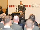 Brigadier Pronhagl spircht in der Diplomatischen Akademie. (Bild öffnet sich in einem neuen Fenster)