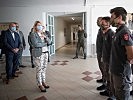 Ministerin Tanner besuchte die Sicherheitsschule. (Bild öffnet sich in einem neuen Fenster)