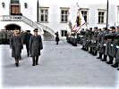 Generalleutnant Spinka und Generalmajor Sinn beim Abschreiten der Front. (Bild öffnet sich in einem neuen Fenster)