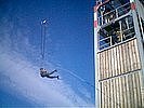 Am Sprungturm können Absprung und Landung trainiert werden. (Bild öffnet sich in einem neuen Fenster)