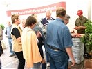 ... erkundigten sich zahlreiche Gäste über das Bundesheer. (Bild öffnet sich in einem neuen Fenster)