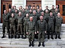 Die Milizsoldaten vor der Unteroffiziersakademie. (Bild öffnet sich in einem neuen Fenster)