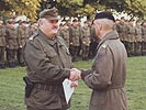 v.l.n.r. Obersleutnant Hehenberger, Brigadier Rotter. (Bild öffnet sich in einem neuen Fenster)