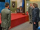 Generalleutnant Erich Csitkovits wird militärisch begrüßt. (Bild öffnet sich in einem neuen Fenster)
