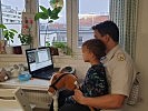 "Home Office": Auch der Nachwuchs ist ab und zu dabei. (Bild öffnet sich in einem neuen Fenster)