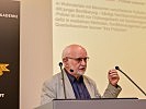 Der Konfliktforscher Friedrich Glasl betreute die Veranstaltung. (Bild öffnet sich in einem neuen Fenster)