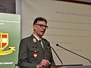 Brigadier in Ruhe Peischel bei seinem Vortrag. (Bild öffnet sich in einem neuen Fenster)