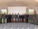 Gruppenfoto der Mitwirkenden. (Bild öffnet sich in einem neuen Fenster)