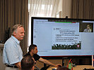 Präsentationen wurden in hybrider Form - präsent und online - vorgetragen. (Bild öffnet sich in einem neuen Fenster)