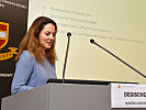 Joana Degischer von der Austro Control bei ihrem Vortrag. (Bild öffnet sich in einem neuen Fenster)