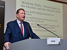 Gunter Hauser bei seinen Ausführungen. (Bild öffnet sich in einem neuen Fenster)