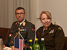 Generalleutnant Csitkovits und Brigadier General Tracey Poirier. (Bild öffnet sich in einem neuen Fenster)