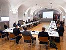 Die Teilnehmer im Plenum in der "Sala Terrena". (Bild öffnet sich in einem neuen Fenster)