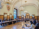 Die Teilnehmer bei der Diskussion im Seminarzentrum Reichenau. (Bild öffnet sich in einem neuen Fenster)
