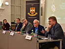 Die Experten bei der Podiumsdiskussion. (Bild öffnet sich in einem neuen Fenster)