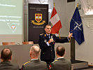 General Chris Badia bei seinem Vortrag. (Bild öffnet sich in einem neuen Fenster)