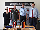 Gruppenfoto vom Besuch des deutschen Verteidigungsattachés, Frank De Waele.