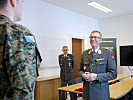 Generalleutnant Csitkovits begrüßt die internationalen Offiziersanwärter.