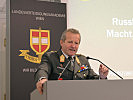 Brigadier Jürgen Wörgötter begrüßt die Besucherinnen und Besucher.