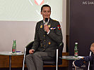 Major Anna Kaiser von der Donau-Universität Krems bei ihren Erörterungen. (Bild &ouml;ffnet sich in einem neuen Fenster)