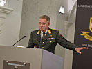 Generalmajor Vartok referiert über das Risikobild 2026. (Bild &ouml;ffnet sich in einem neuen Fenster)