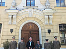 Die Teilnehmer mit Brigadier i.R. Thomas Rapatz.
