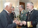 ...wurden verdiente Mitarbeiter der Militärseelsorge gewürdigt... (Bild öffnet sich in einem neuen Fenster)