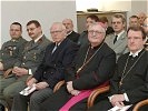 ...und Kirche... (Bild öffnet sich in einem neuen Fenster)