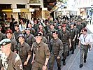 Österreichische Soldaten in den Gassen von Lourdes... (Bild öffnet sich in einem neuen Fenster)