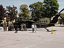 Der S-70 "Black Hawk"... (Bild öffnet sich in einem neuen Fenster)