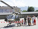 ...und ein leichter Verbindungshubschrauber OH 58 "Kiowa" sind gelandet. (Bild öffnet sich in einem neuen Fenster)