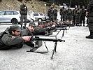 Ausbildung der Soldaten am Maschinengewehr 74... (Bild öffnet sich in einem neuen Fenster)