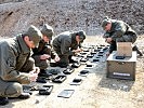 Vorbereiten der Munition... (Bild öffnet sich in einem neuen Fenster)