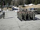 Die Soldaten sind zur Standeskontrolle angereten. (Bild öffnet sich in einem neuen Fenster)