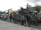 Bestaunt werden konnten ein Schützenpanzer "Ulan"... (Bild öffnet sich in einem neuen Fenster)