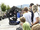 ...und führten den Hightech-Roboter "Theodor" vor. (Bild öffnet sich in einem neuen Fenster)